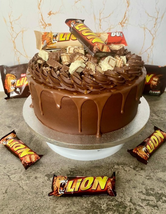 Lion Bar Cake