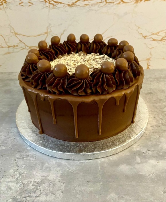 Chocolate fudge & maltesers cake