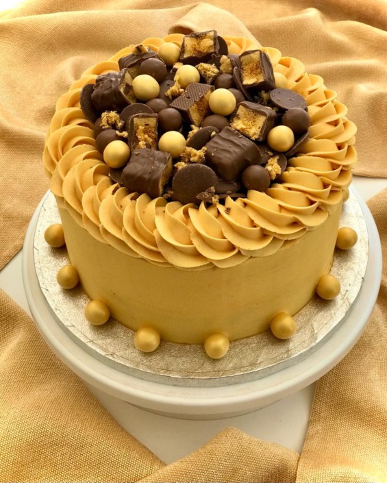 Gold themed cake